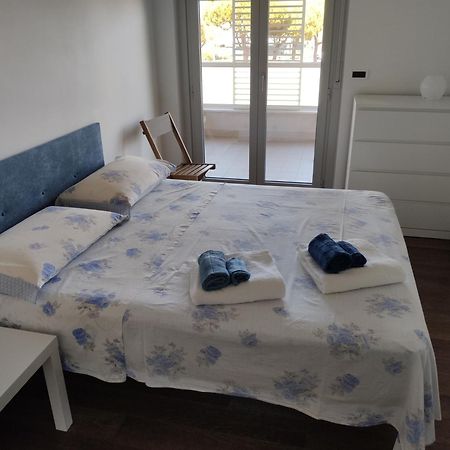 White-Blue Vibes, Seafront 2-Bedroom Apt Montesilvano Marina Exterior foto