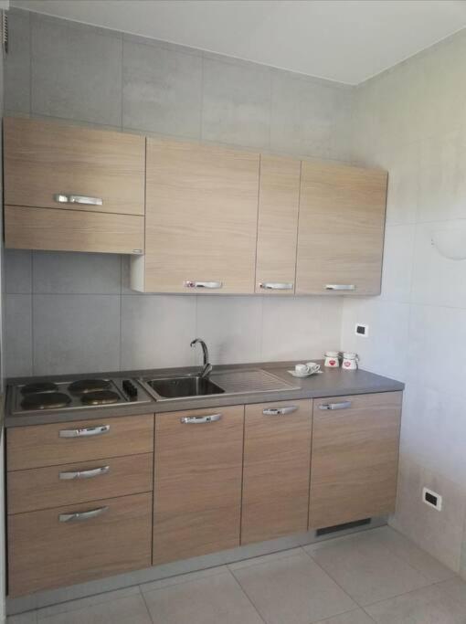 White-Blue Vibes, Seafront 2-Bedroom Apt Montesilvano Marina Exterior foto
