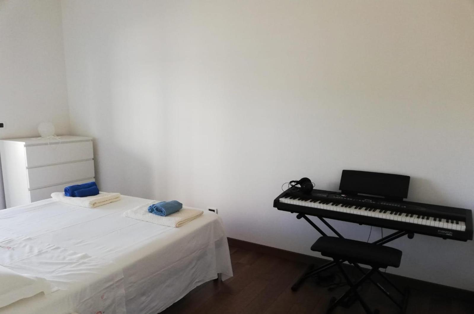 White-Blue Vibes, Seafront 2-Bedroom Apt Montesilvano Marina Exterior foto