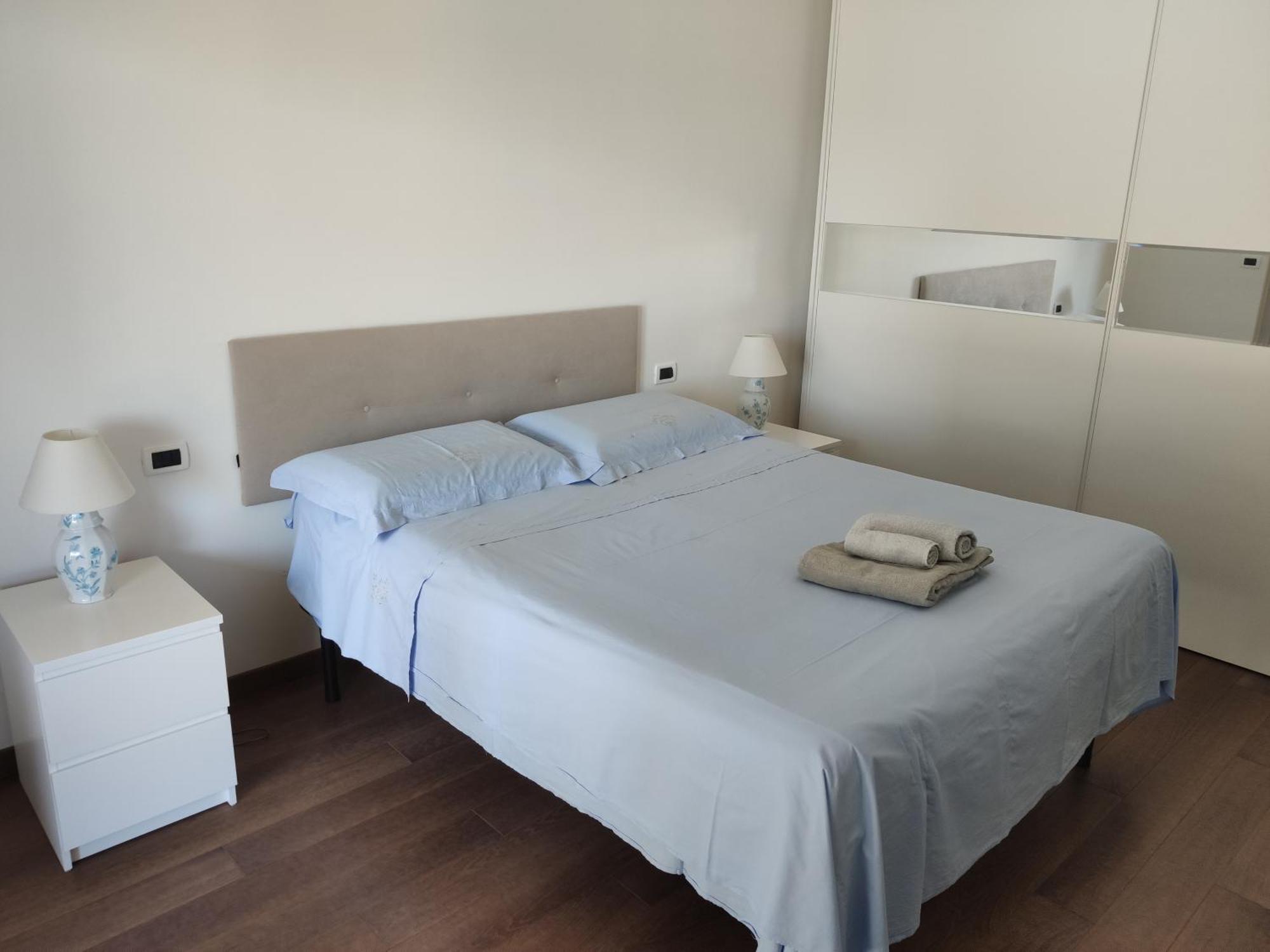 White-Blue Vibes, Seafront 2-Bedroom Apt Montesilvano Marina Exterior foto